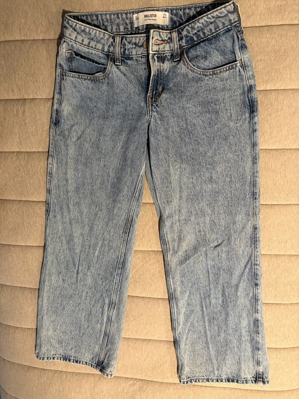 Women's Hollister Low-Rise Baggy Jeans W26 Short Size 2S Light Acid Wash Y2K
